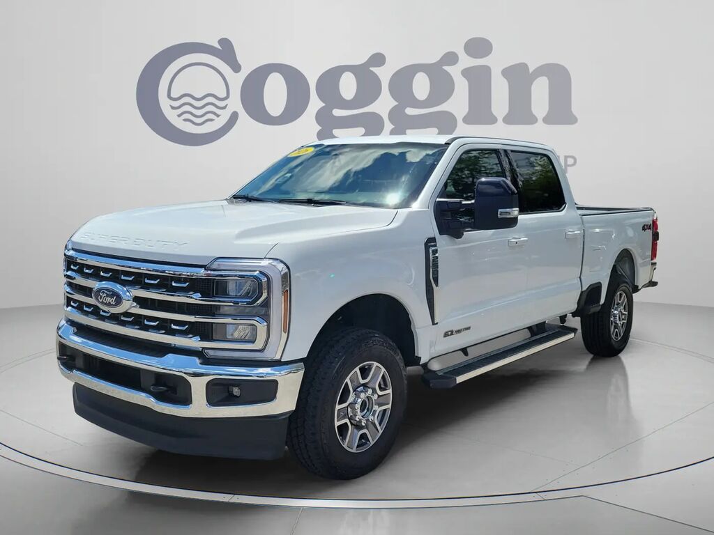 2026 Ford F-250 Super Duty Lariat — photo 1 of 5