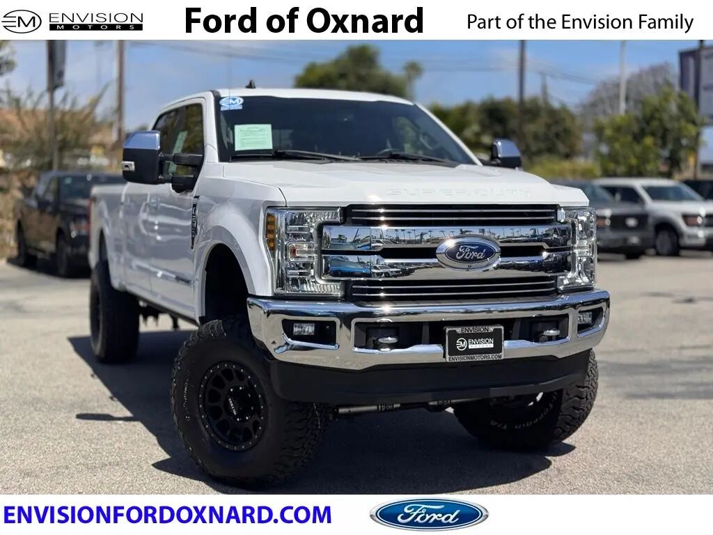 2019 Ford F-250 Super Duty Lariat — photo 1 of 26