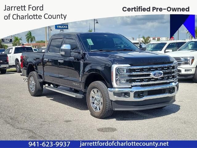 2025 Ford F-250 Super Duty Lariat — photo 1 of 13