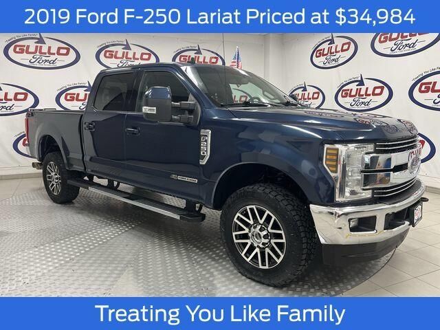 2019 Ford F-250 Super Duty Lariat — photo 1 of 13