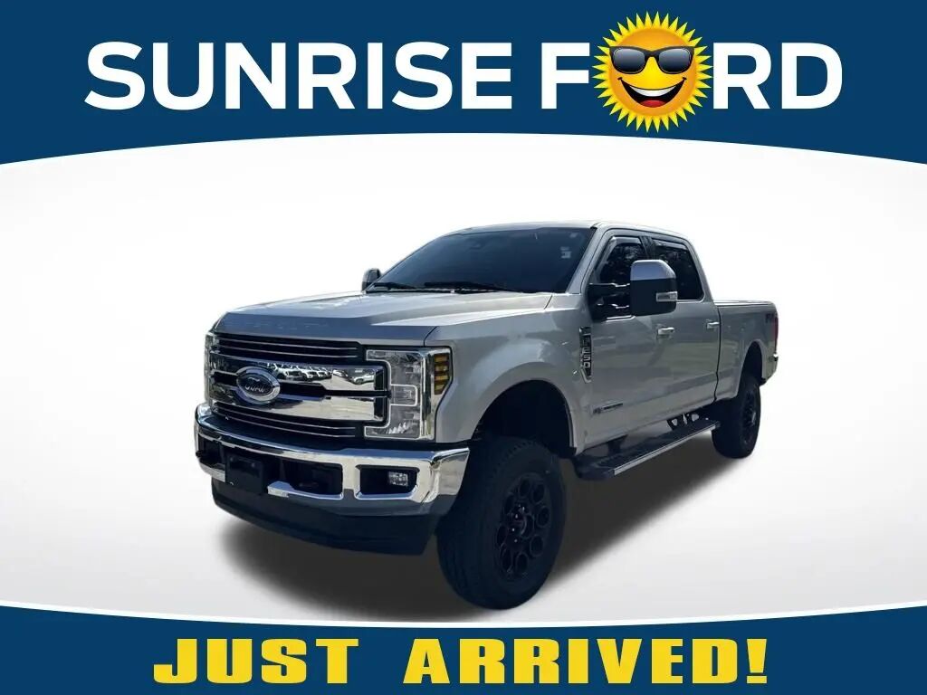 2019 Ford F-250 Super Duty Lariat — photo 1 of 13