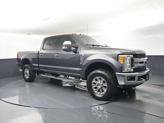 2017 Ford F-250 Super Duty XLT — photo 1 of 13
