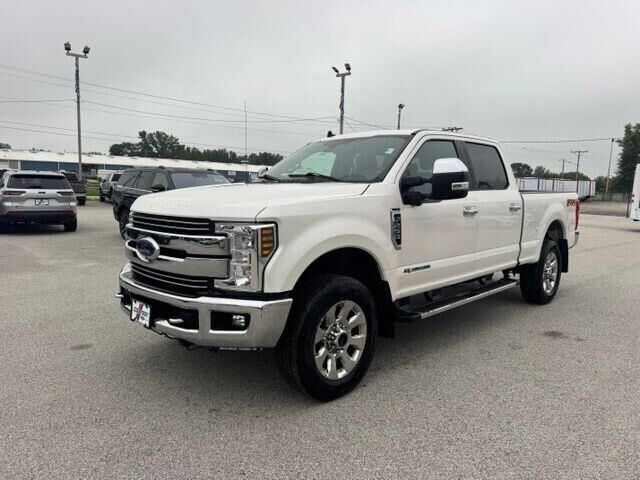 2019 Ford F-250 Super Duty Lariat — photo 1 of 13