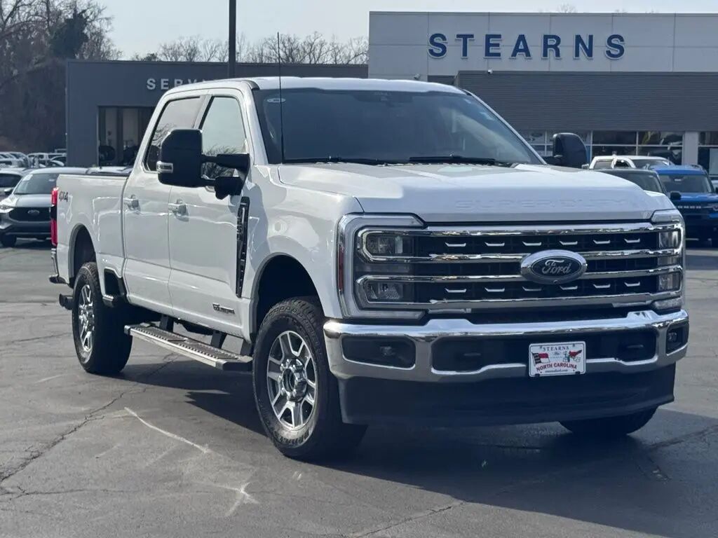 2024 Ford F-250 Super Duty Lariat — photo 1 of 13