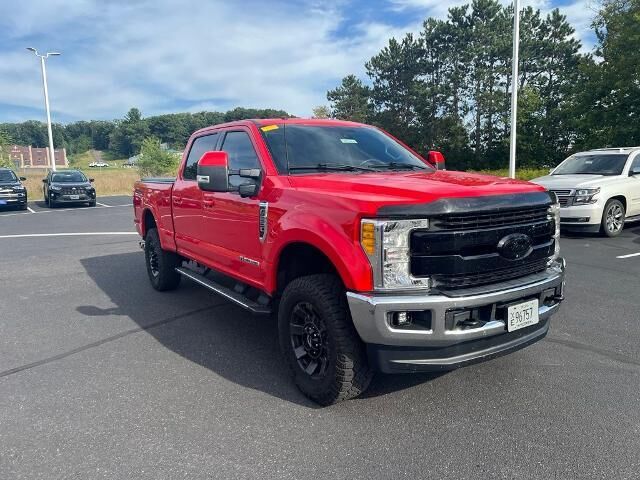 2017 Ford F-250 Super Duty Lariat — photo 1 of 13
