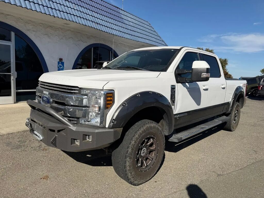 2018 Ford F-250 Super Duty Lariat — photo 1 of 12