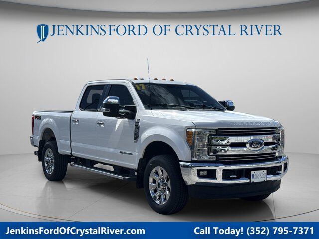2017 Ford Super Duty F-250 SRW Lariat — photo 1 of 13