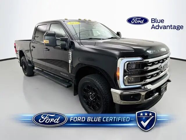 2025 Ford F-250 Super Duty Lariat — photo 1 of 13