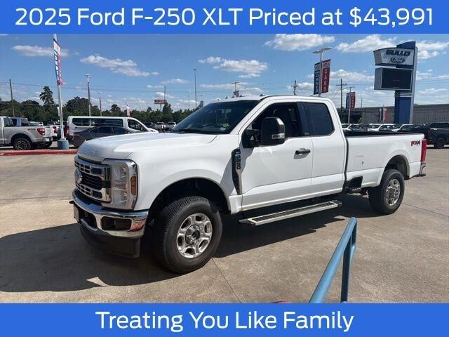 2025 Ford F-250 Super Duty XLT