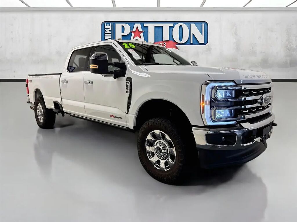 2025 Ford F-250 Super Duty Lariat — photo 1 of 33