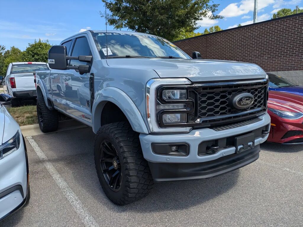 2025 Ford F-250 Super Duty Lariat — photo 1 of 4