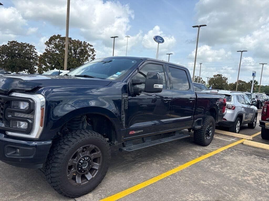 2024 Ford F-250 Super Duty Lariat — photo 1 of 1