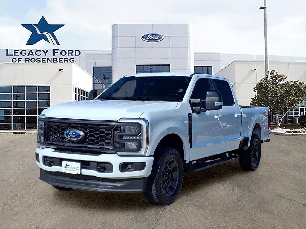 2024 Ford F-250 Super Duty Lariat — photo 1 of 1