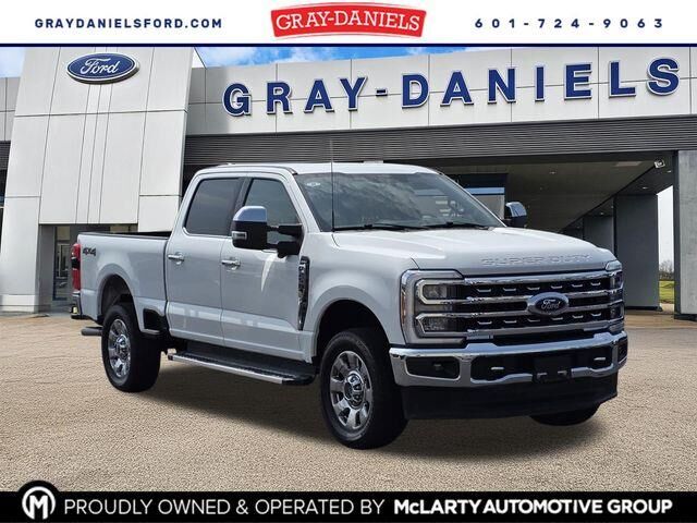 2023 Ford F-250 Super Duty Lariat — photo 1 of 13