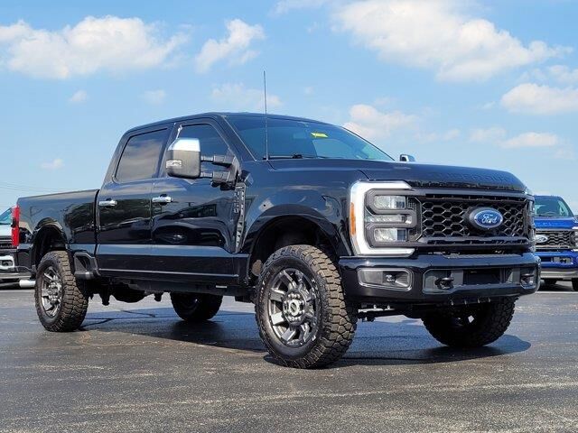 2023 Ford F-250 Super Duty Lariat — photo 1 of 13