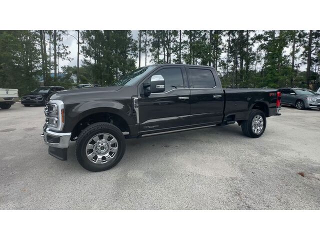 2024 Ford Super Duty F-250 SRW Lariat — photo 1 of 10