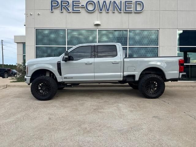 2025 Ford F-250 Super Duty Platinum