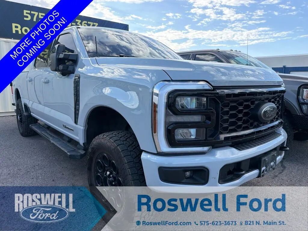 2025 Ford F-250 Super Duty Lariat — photo 1 of 5