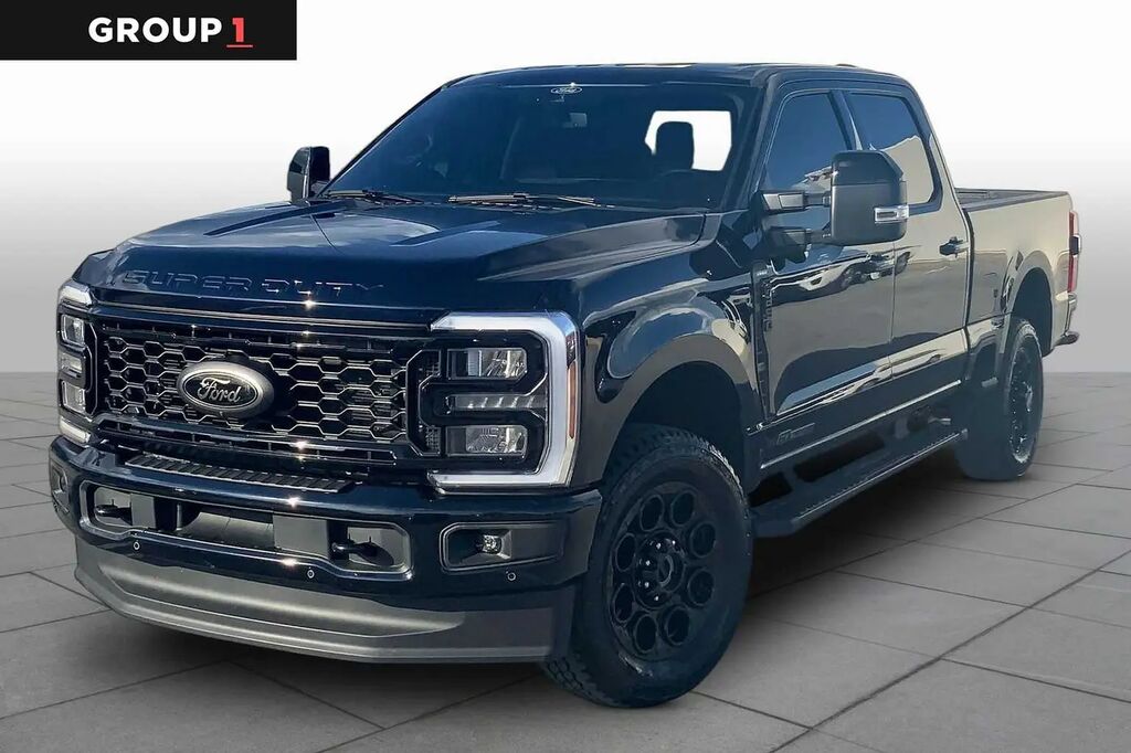 2025 Ford F-250 Super Duty Lariat — photo 1 of 13