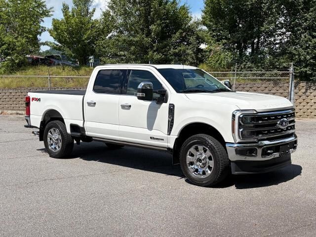2024 Ford F-250 Super Duty Lariat — photo 1 of 13