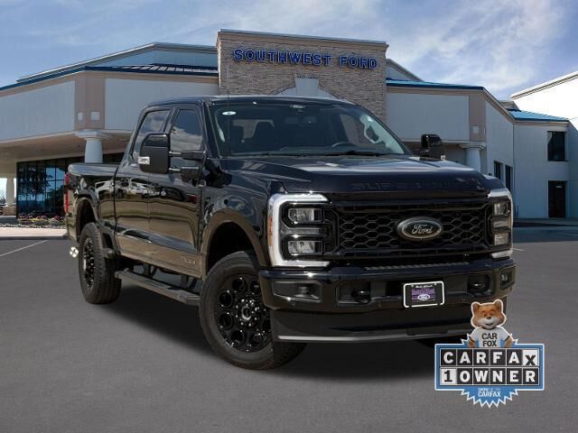 2025 Ford F-250 Super Duty Lariat — photo 1 of 13