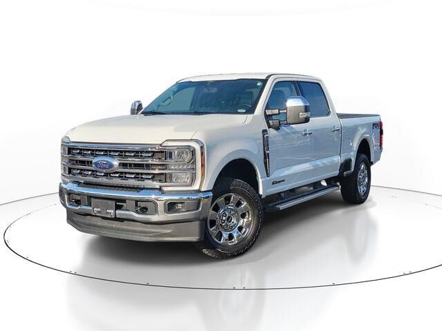 2025 Ford F-250 Super Duty Lariat — photo 1 of 13