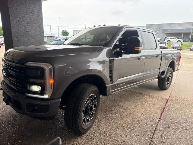 2025 Ford F-250 Super Duty Platinum