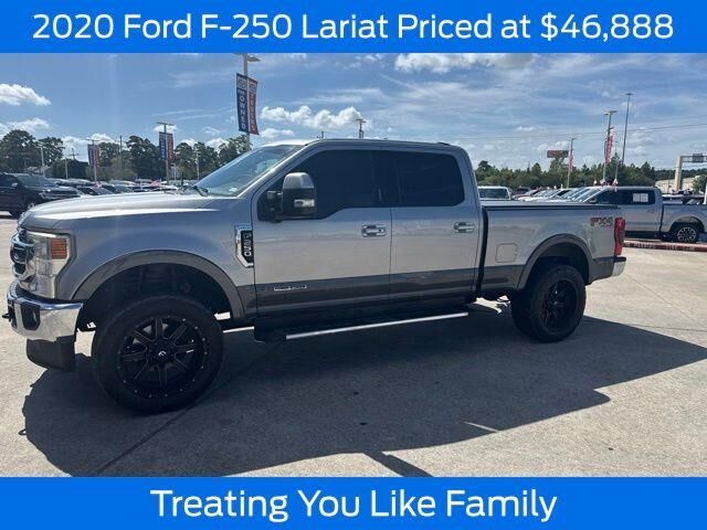 2020 Ford F-250 Super Duty Lariat — photo 1 of 8
