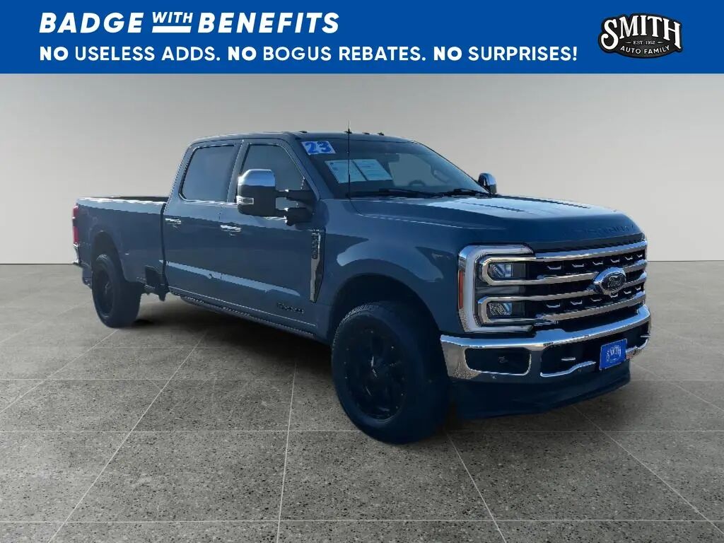 2023 Ford F-250 Super Duty Lariat — photo 1 of 12