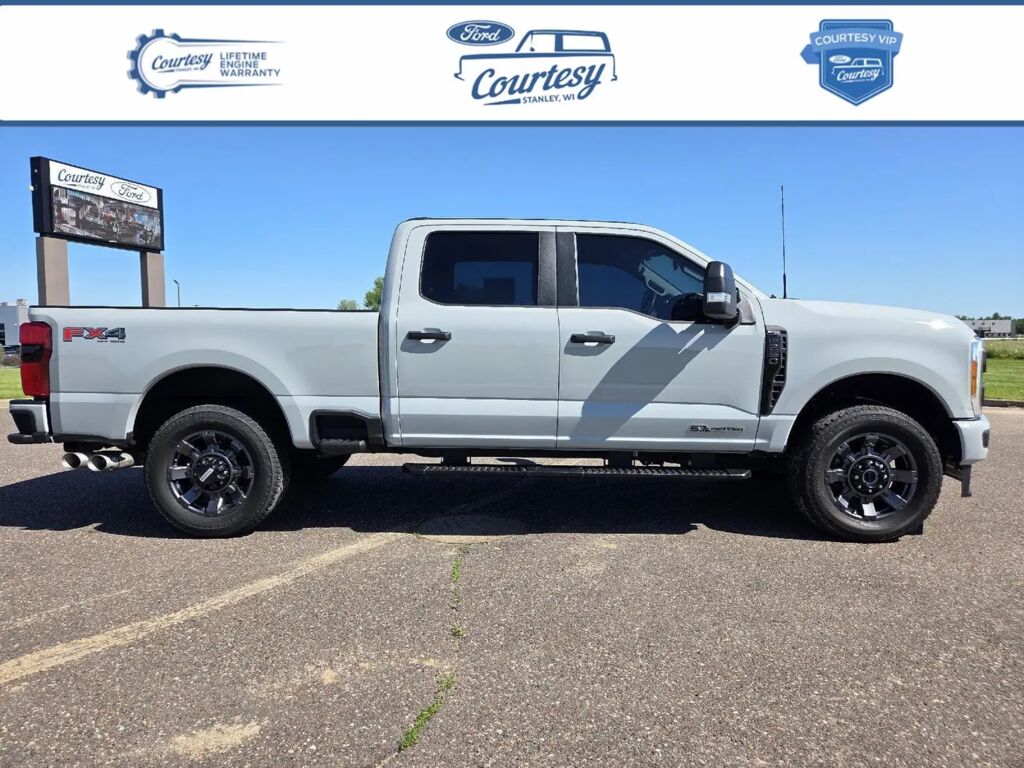 2025 Ford F-250 Super Duty XL — photo 1 of 17