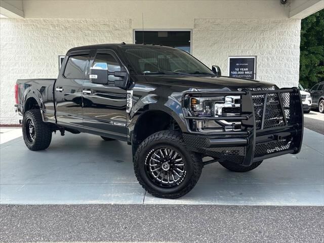 2020 Ford F-250 Super Duty Lariat — photo 1 of 13