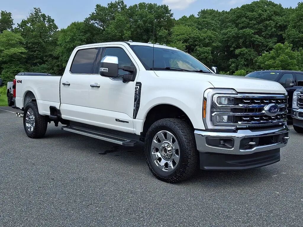 2023 Ford F-250 Super Duty Lariat — photo 1 of 13