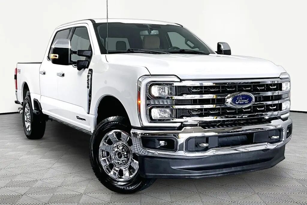 2023 Ford F-250 Super Duty Lariat — photo 1 of 13