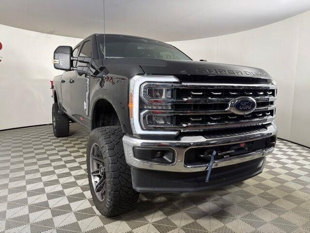 2024 Ford F-350 Super Duty Lariat — photo 1 of 13