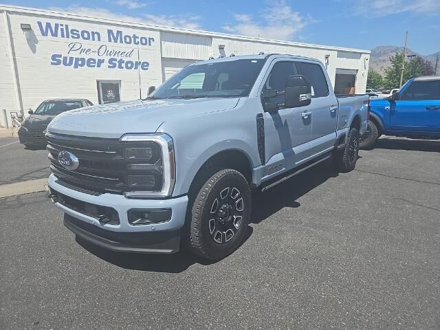 2025 Ford F-350 Super Duty Platinum