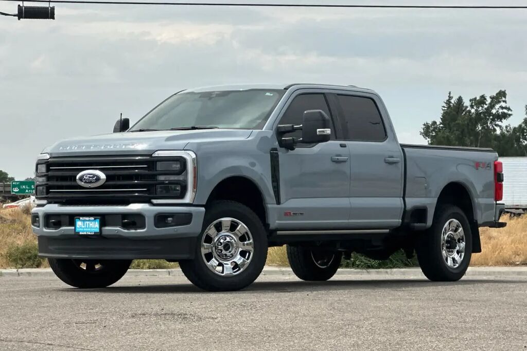 2025 Ford F-350 Super Duty Platinum — photo 1 of 13