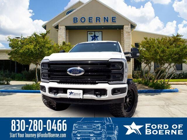2025 Ford F-350 Super Duty Platinum