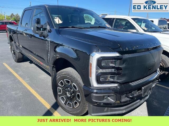 2025 Ford F-350 Super Duty Platinum