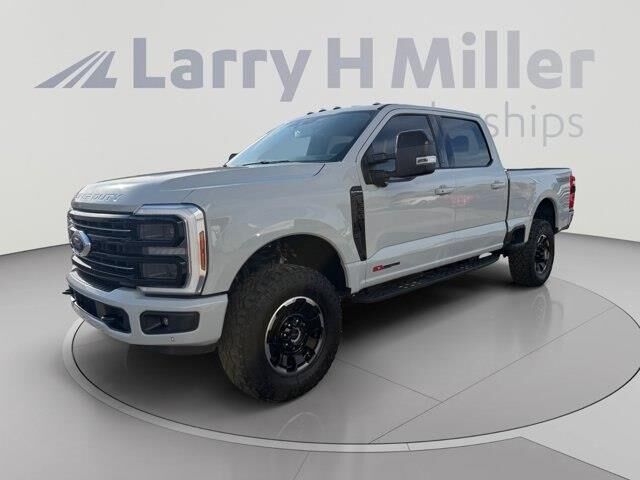 2026 Ford F-350 Super Duty Platinum — photo 1 of 13
