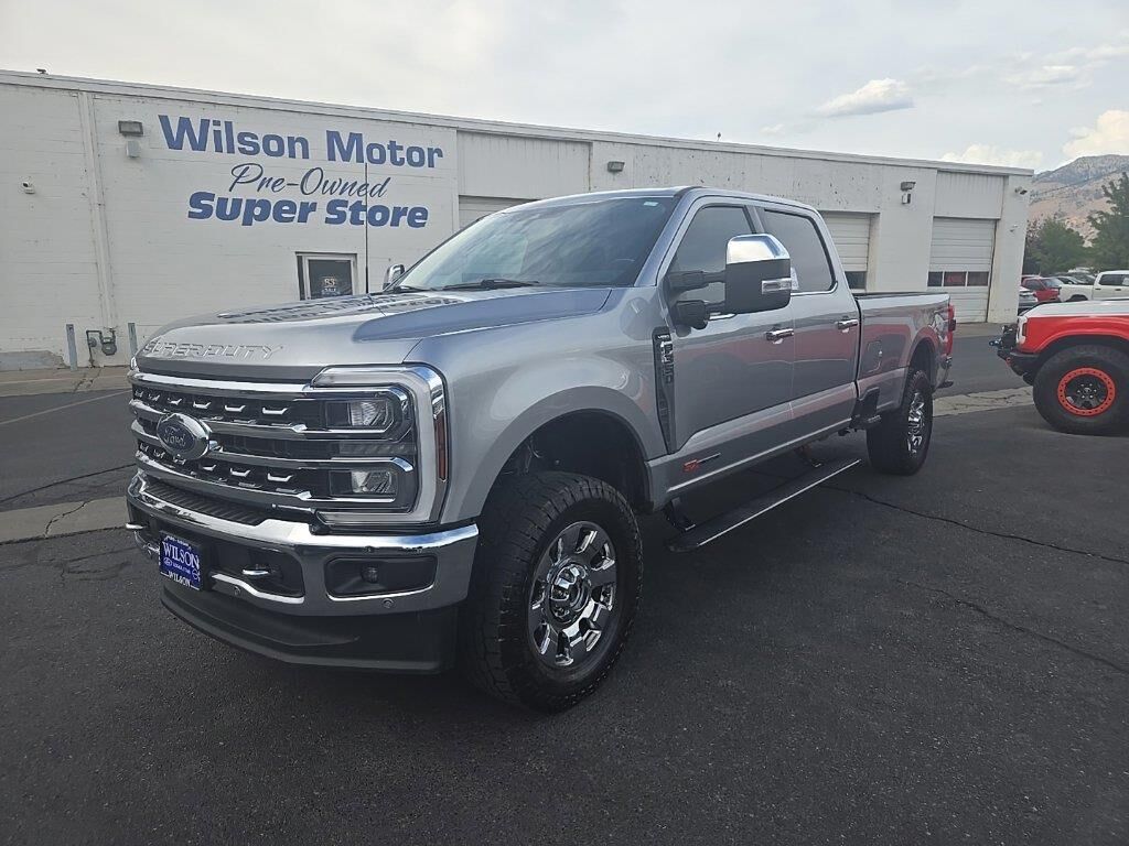 2024 Ford F-350 Super Duty Lariat — photo 1 of 1