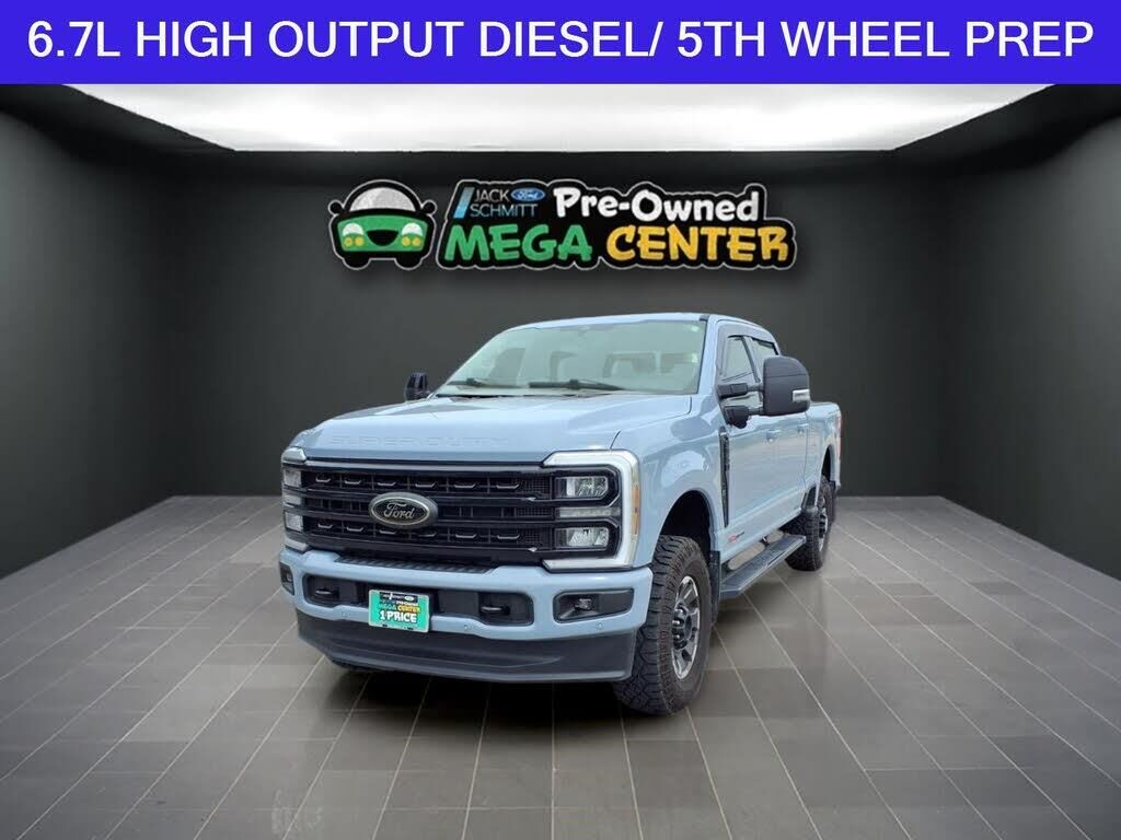 2024 Ford F-350 Super Duty Lariat — photo 1 of 1