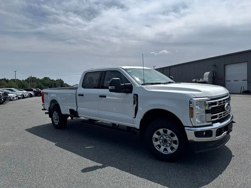 2024 Ford F-350 Super Duty XLT — photo 1 of 14