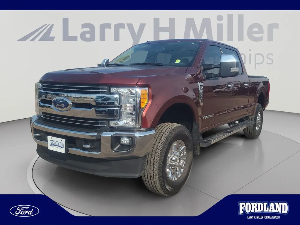 2017 Ford F-350 Super Duty Lariat — photo 1 of 13