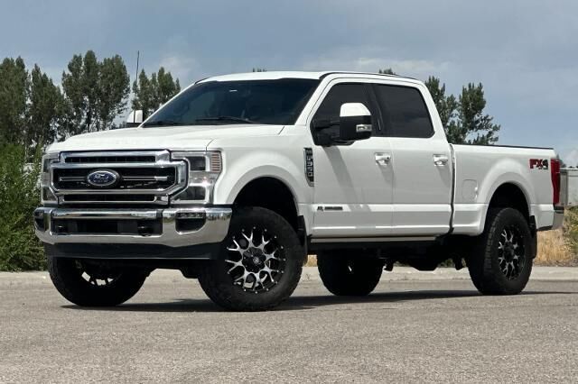 2022 Ford F-350 Super Duty Lariat — photo 1 of 13