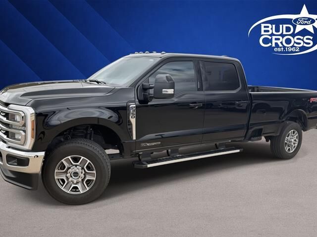 2024 Ford F-350 Super Duty Lariat — photo 1 of 13