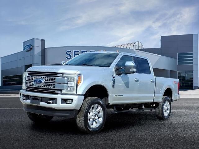 2017 Ford F-350 Super Duty Platinum — photo 1 of 13