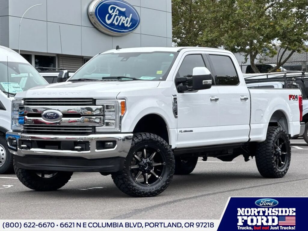 2019 Ford F-350 Super Duty Lariat — photo 1 of 13