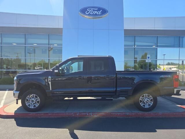 2025 Ford F-350 Super Duty Lariat
