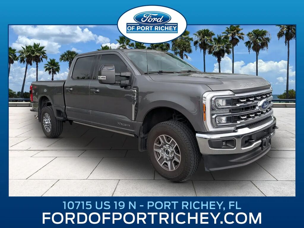 2025 Ford F-350 Super Duty Lariat — photo 1 of 26