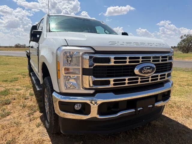 2025 Ford F-350 Super Duty XLT